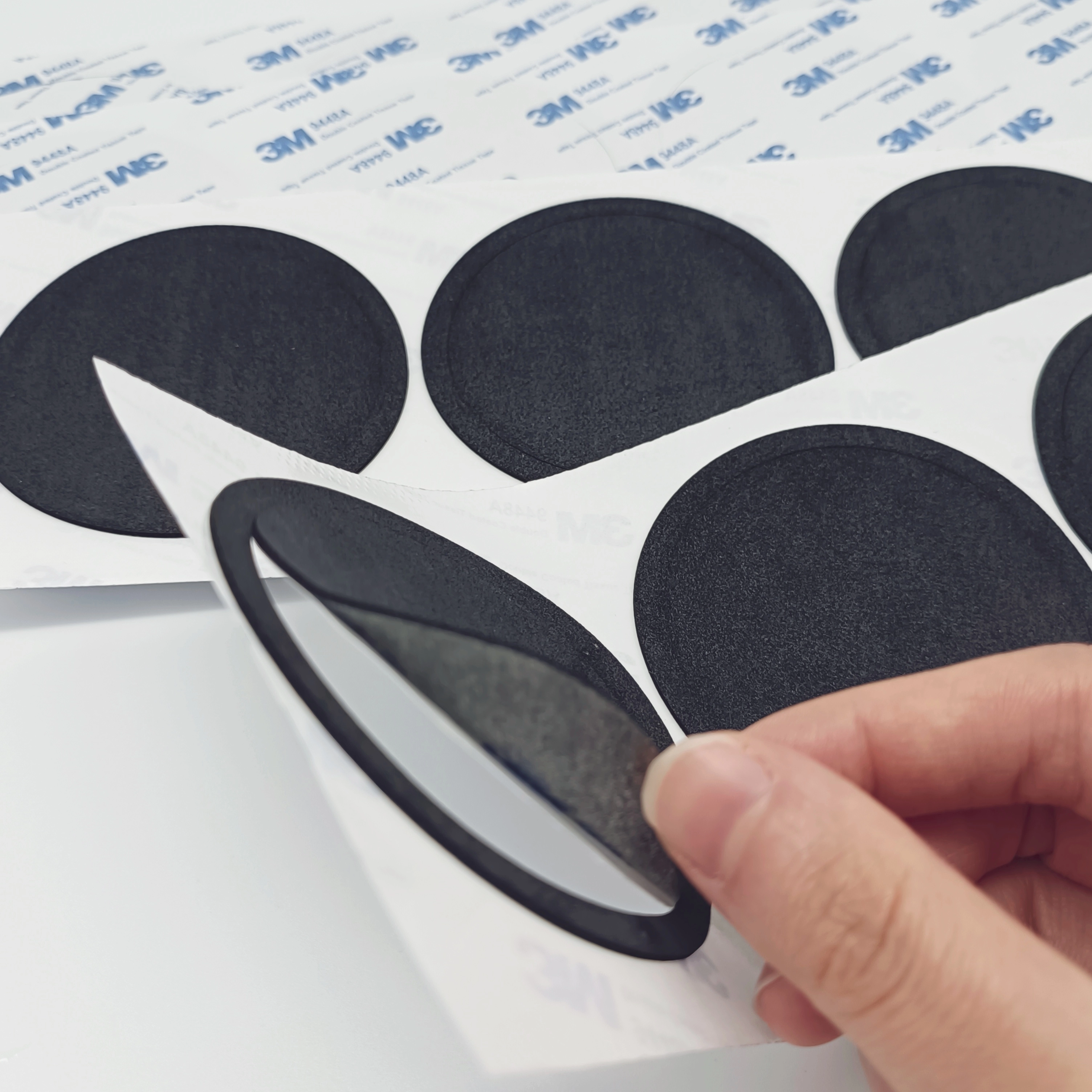 وسادات إسفنجية لاصقة من 3M