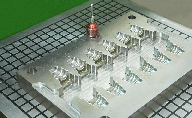  معالجة القوالب